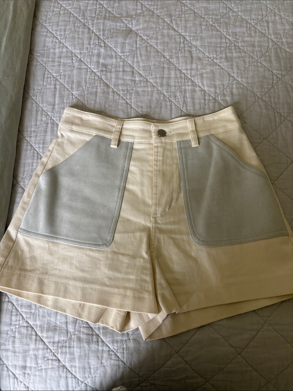 Avec Les Filles Cream Shorts with Light Gray Patch Pockets